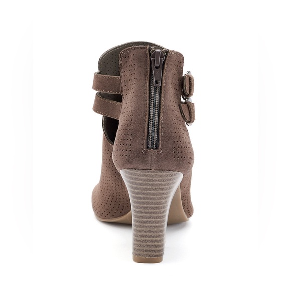 SONOMA Selby Perforated Peep Toe Exposed Ankle Boot - Picture 3 of 10